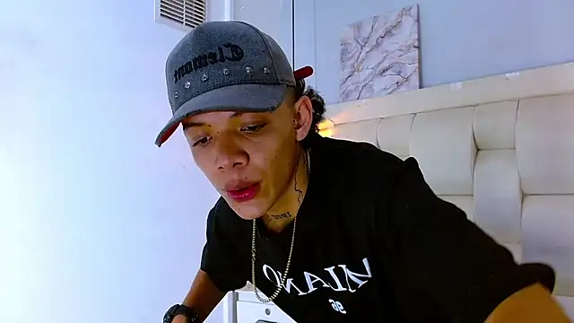 daniel garzon online show from April 2026 08:59:01 PM