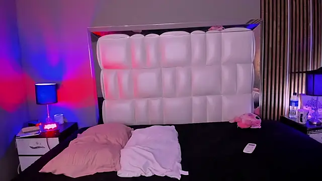 Snapshot of xCharlotte_20 chatting on December 2025 10:39:02 PM xCharlotte 20 online show from December 2025 10:39:02 PM