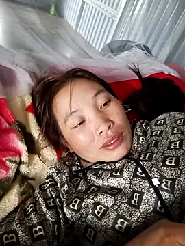 Snapshot of Evelyn-n chatting on December 2025 06:55:02 AM Evelyn-n online show from December 2025 06:55:02 AM