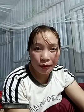 Snapshot of Evelyn-n chatting on December 2025 11:47:01 AM Evelyn-n online show from December 2025 11:47:01 AM