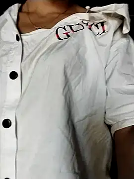 Snapshot of iam-eli chatting on December 2025 06:21:01 AM iam-eli online show from December 2025 06:21:01 AM