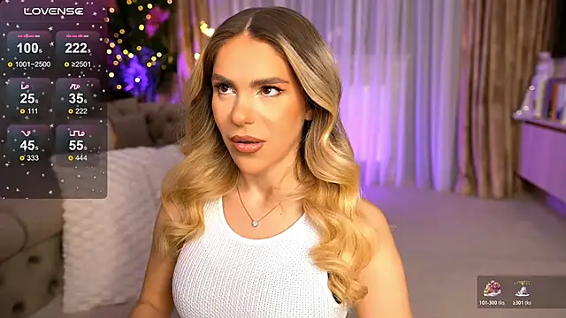 ChloeVelvetx online show from December 2025 09:33:01 PM