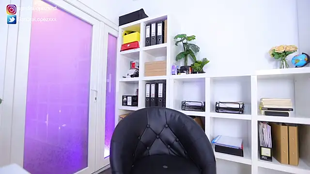 Snapshot of SandraLopezxx chatting on March 2025 06:32:01 PM SandraLopezxx online show from March 2025 06:32:01 PM