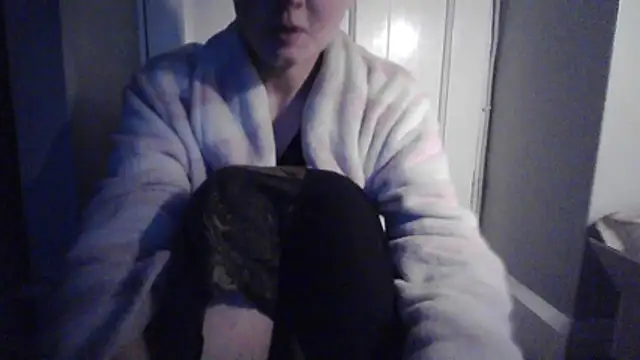 Amy01112 online show from December 2025 03:40:02 PM