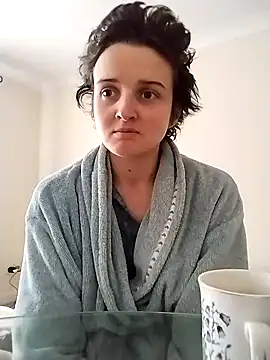 Amy01112 online show from April 2026 05:47:01 PM