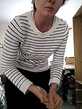 Amy01112 online show from May 2026 02:45:01 PM
