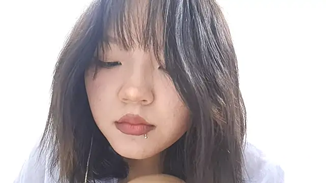 Snapshot of MeowMiaMeow chatting on December 2025 05:10:02 PM MeowMiaMeow online show from December 2025 05:10:02 PM