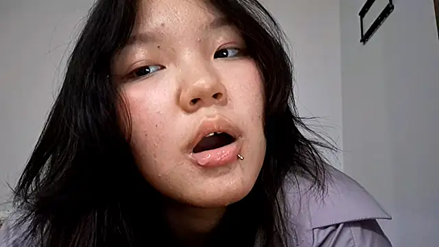 Snapshot of MeowMiaMeow chatting on December 2025 07:53:02 PM MeowMiaMeow online show from December 2025 07:53:02 PM