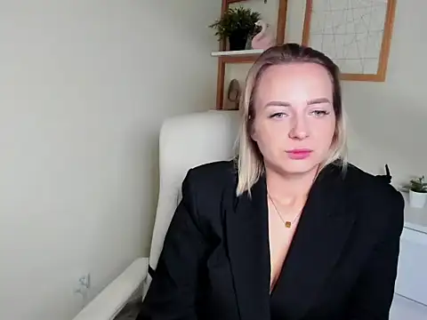 Snapshot of Karenblond chatting on December 2025 06:41:01 AM Karenblond online show from December 2025 06:41:01 AM