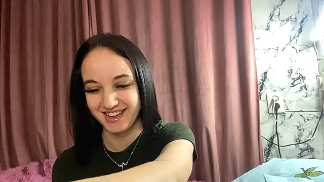 Snapshot of StacyHoyles chatting on December 2025 10:42:01 AM StacyHoyles online show from December 2025 10:42:01 AM