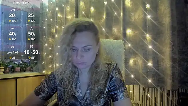 LanaLight x online show from December 2025 06:22:01 AM