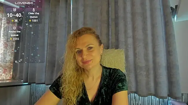 LanaLight x online show from May 2026 04:08:01 AM