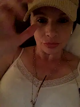 CherryCe online show from December 2025 08:27:01 PM