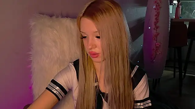 Snapshot of lana_parker chatting on December 2025 01:15:01 PM lana parker online show from December 2025 01:15:01 PM