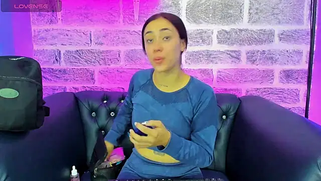 Ariana collinss online show from May 2026 12:23:02 PM