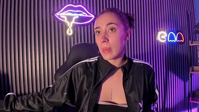 Ariana collinss online show from May 2026 12:22:01 PM