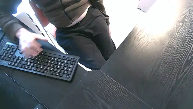 Snapshot of TRESBONNEBITE chatting on December 2025 02:02:02 PM TRESBONNEBITE online show from December 2025 02:02:02 PM