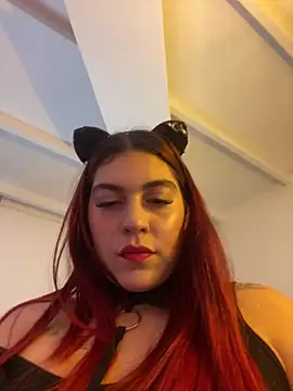 Karolvibe online show from December 2025 08:14:01 PM