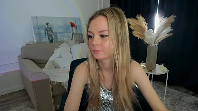 MidnighteAura online show from May 2026 04:21:02 AM