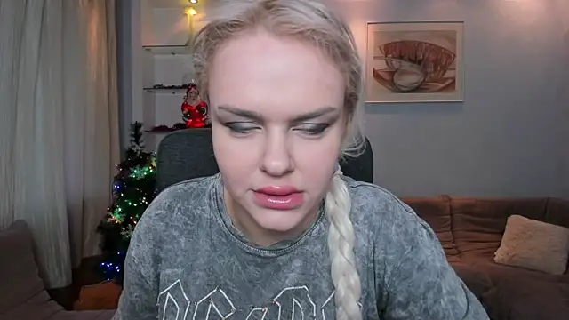 KamillaJei online show from December 2025 06:22:01 AM