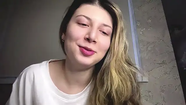 Snapshot of lunary_dr chatting on December 2025 01:17:04 PM lunary dr online show from December 2025 01:17:04 PM