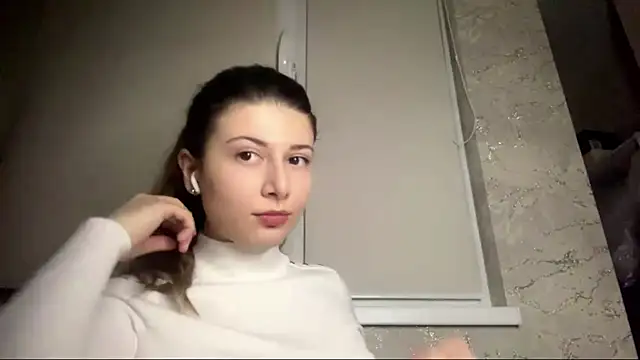 Snapshot of lunary_dr chatting on December 2025 03:10:01 PM lunary dr online show from December 2025 03:10:01 PM