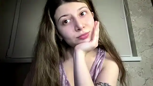 Snapshot of lunary_dr chatting on December 2025 02:56:01 PM lunary dr online show from December 2025 02:56:01 PM