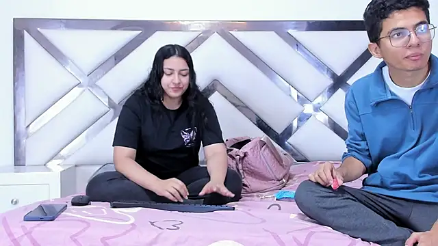 Snapshot of Alexandmelyy chatting on December 2025 12:32:01 PM Alexandmelyy online show from December 2025 12:32:01 PM