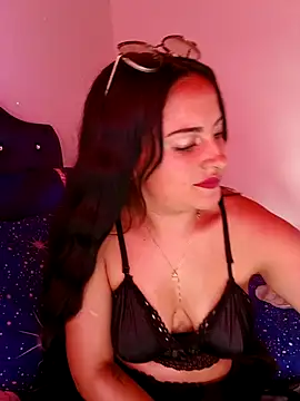 Snapshot of MisNicol chatting on December 2025 08:18:02 PM MisNicol online show from December 2025 08:18:02 PM