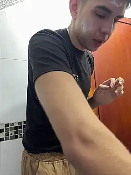 Snapshot of Johan_stick chatting on December 2025 11:37:01 AM Johan stick online show from December 2025 11:37:01 AM