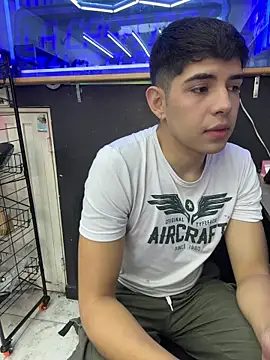 Snapshot of Johan_stick chatting on December 2025 04:27:01 PM Johan stick online show from December 2025 04:27:01 PM