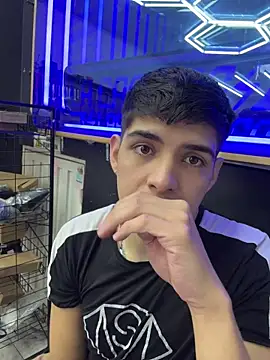 Snapshot of Johan_stick chatting on December 2025 05:09:01 PM Johan stick online show from December 2025 05:09:01 PM