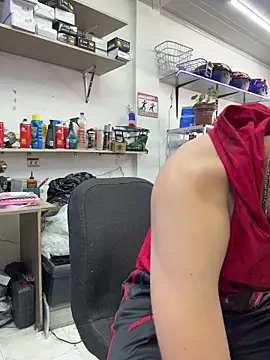 Snapshot of Johan_stick chatting on December 2025 05:17:01 PM Johan stick online show from December 2025 05:17:01 PM