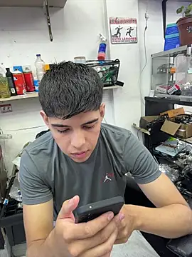 Snapshot of Johan_stick chatting on December 2025 05:07:02 PM Johan stick online show from December 2025 05:07:02 PM