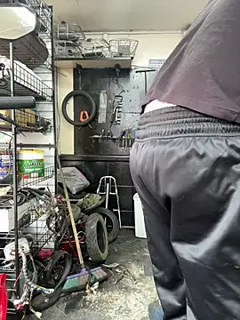 Snapshot of Johan_stick chatting on December 2025 03:30:01 PM Johan stick online show from December 2025 03:30:01 PM