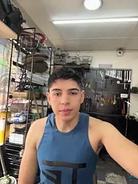 Snapshot of Johan_stick chatting on December 2025 03:53:01 PM Johan stick online show from December 2025 03:53:01 PM