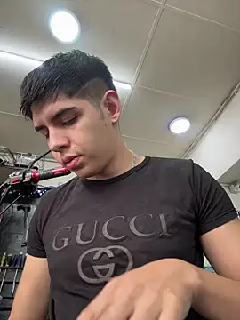 Snapshot of Johan_stick chatting on January 2026 04:00:01 PM Johan stick online show from January 2026 04:00:01 PM