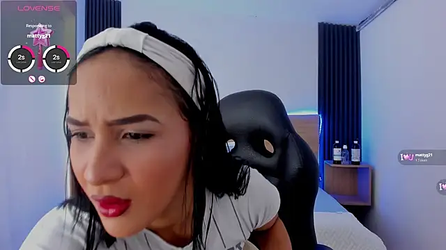 Samantha luv  online show from February 2026 02:32:01 AM