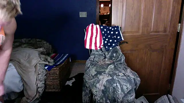 Snapshot of SpunRedneck chatting on December 2025 10:53:02 AM SpunRedneck online show from December 2025 10:53:02 AM