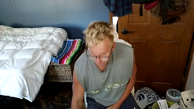Snapshot of SpunRedneck chatting on July 2026 11:42:02 PM SpunRedneck online show from July 2026 11:42:02 PM