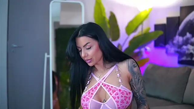 Ivy Trix online show from February 2026 07:21:01 PM