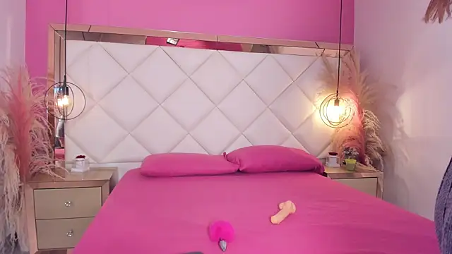 Snapshot of KeylaDolse chatting on December 2025 06:01:02 PM KeylaDolse online show from December 2025 06:01:02 PM