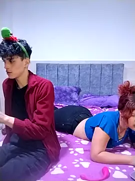 hottie couplee online show from December 2025 01:00:02 AM