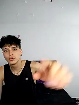 hottie couplee online show from February 2026 10:50:02 PM