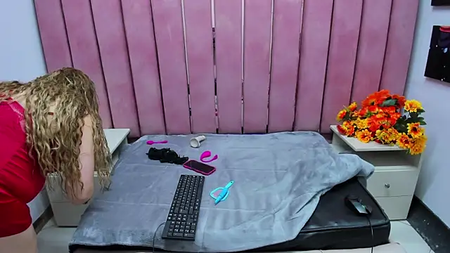 Snapshot of danya_milf chatting on December 2025 06:36:02 PM danya milf online show from December 2025 06:36:02 PM