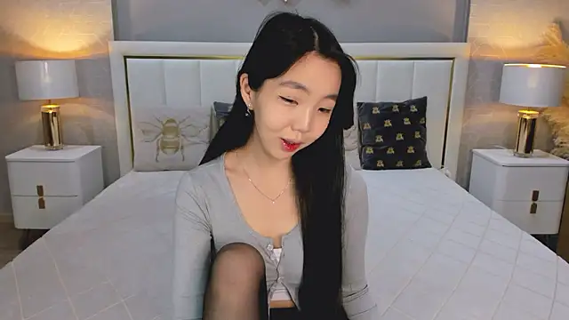 Snapshot of EMILY_GREENSON chatting on February 2026 06:43:02 AM EMILY GREENSON online show from February 2026 06:43:02 AM