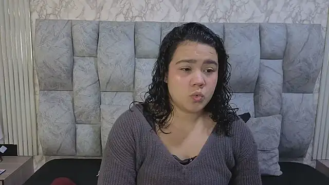 Snapshot of ValeryMorales chatting on April 2026 11:14:01 AM ValeryMorales online show from April 2026 11:14:01 AM