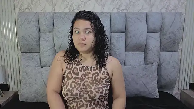 Snapshot of ValeryMorales chatting on May 2026 12:34:02 PM ValeryMorales online show from May 2026 12:34:02 PM