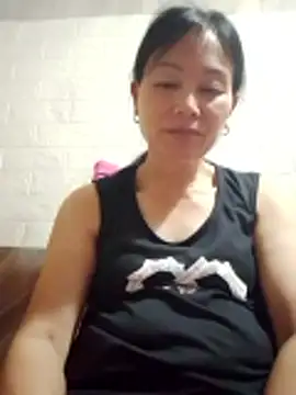 Lili-123k online show from May 2026 04:04:02 PM