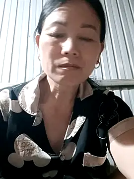 Lili-123k online show from May 2026 02:40:01 AM